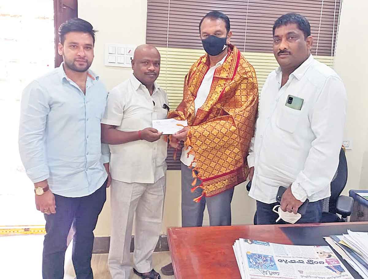 సీఎం సహాయనిధితో పేదలకు లబ్ధి