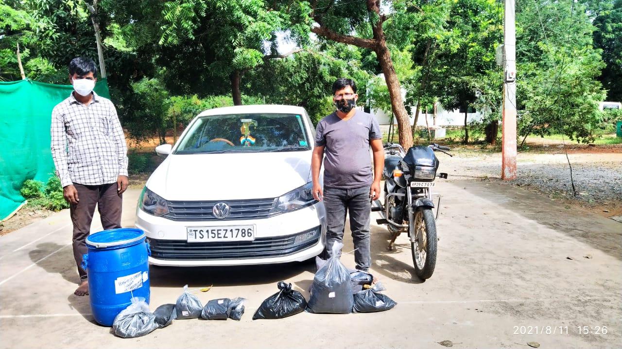 రసాయనాలు దొంగలించిన వ్యక్తులు అరెస్టు