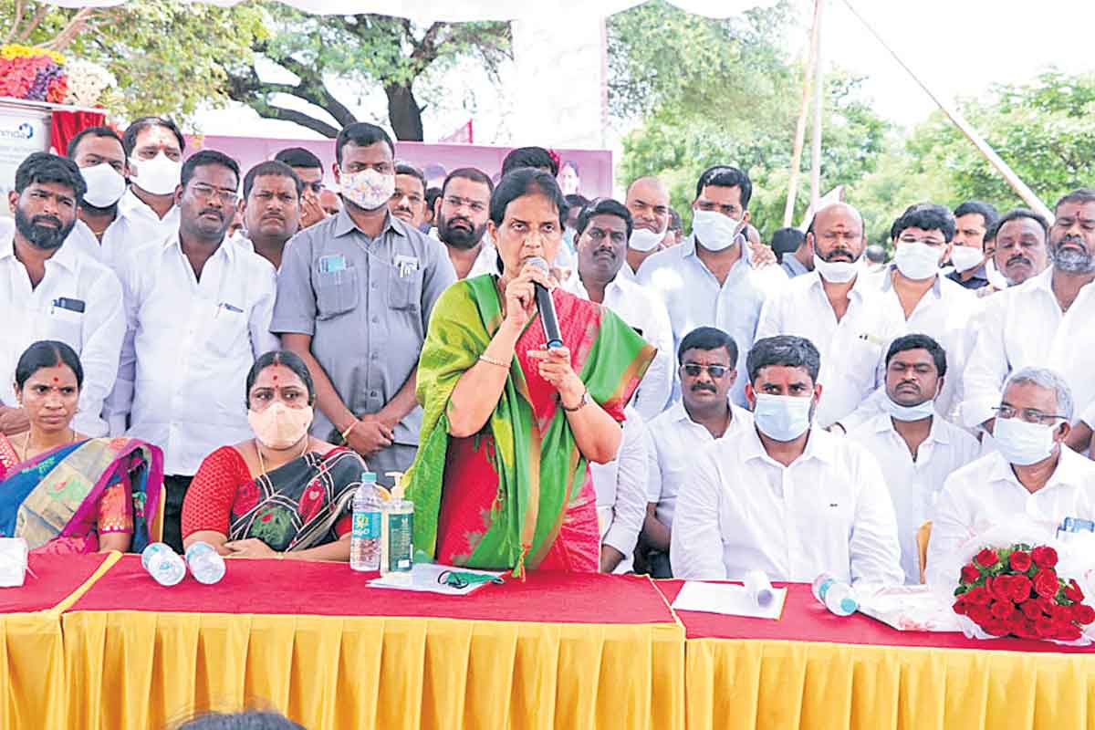 చెరువు సుందరీకరణ అడ్డుకోవద్దు