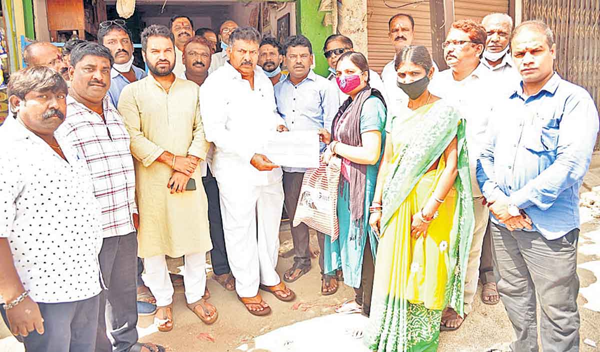 కార్డు ఇచ్చిన వెంటనే రేషన్‌