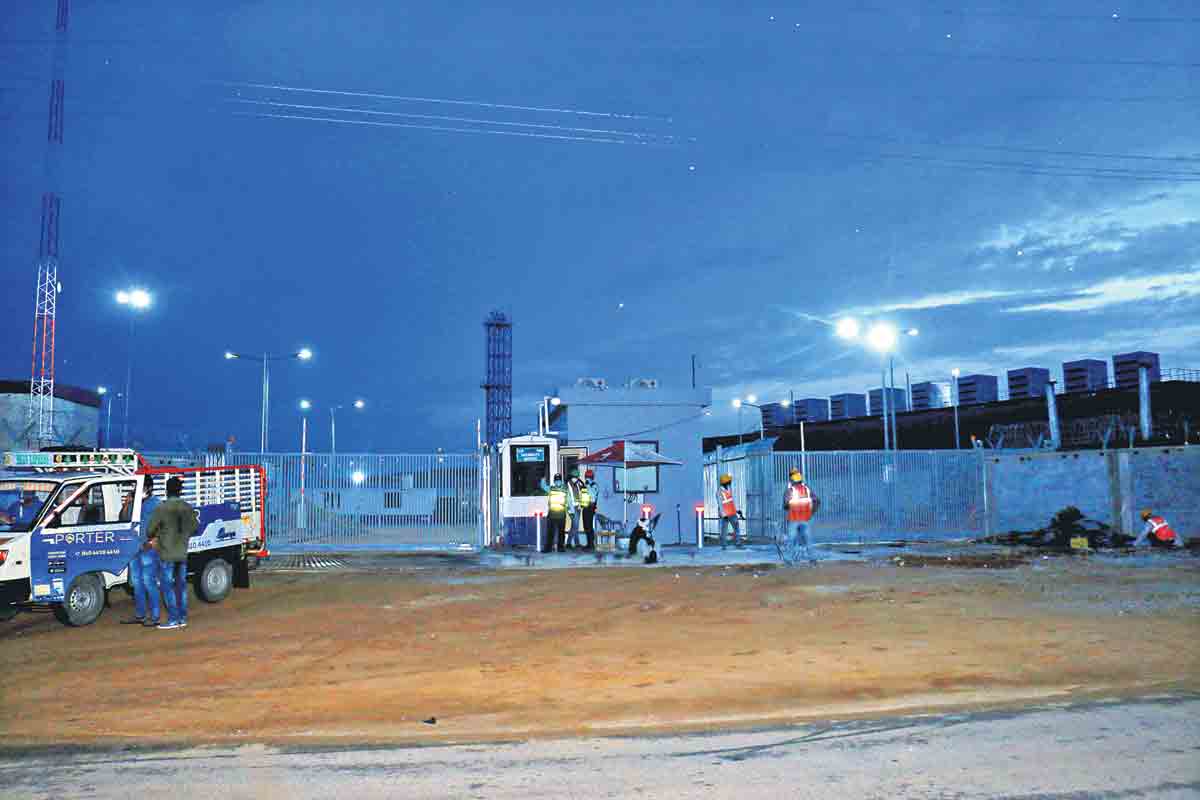 100 ఎకరాల్లో ఎలక్ట్రిక్‌ కార్ల పరిశ్రమ