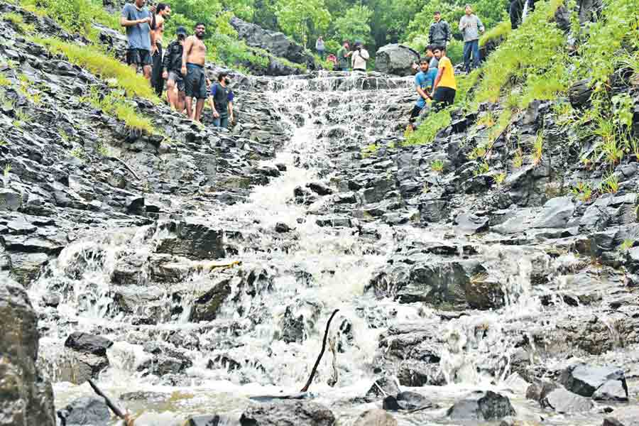 మనమంతా.. జనమే