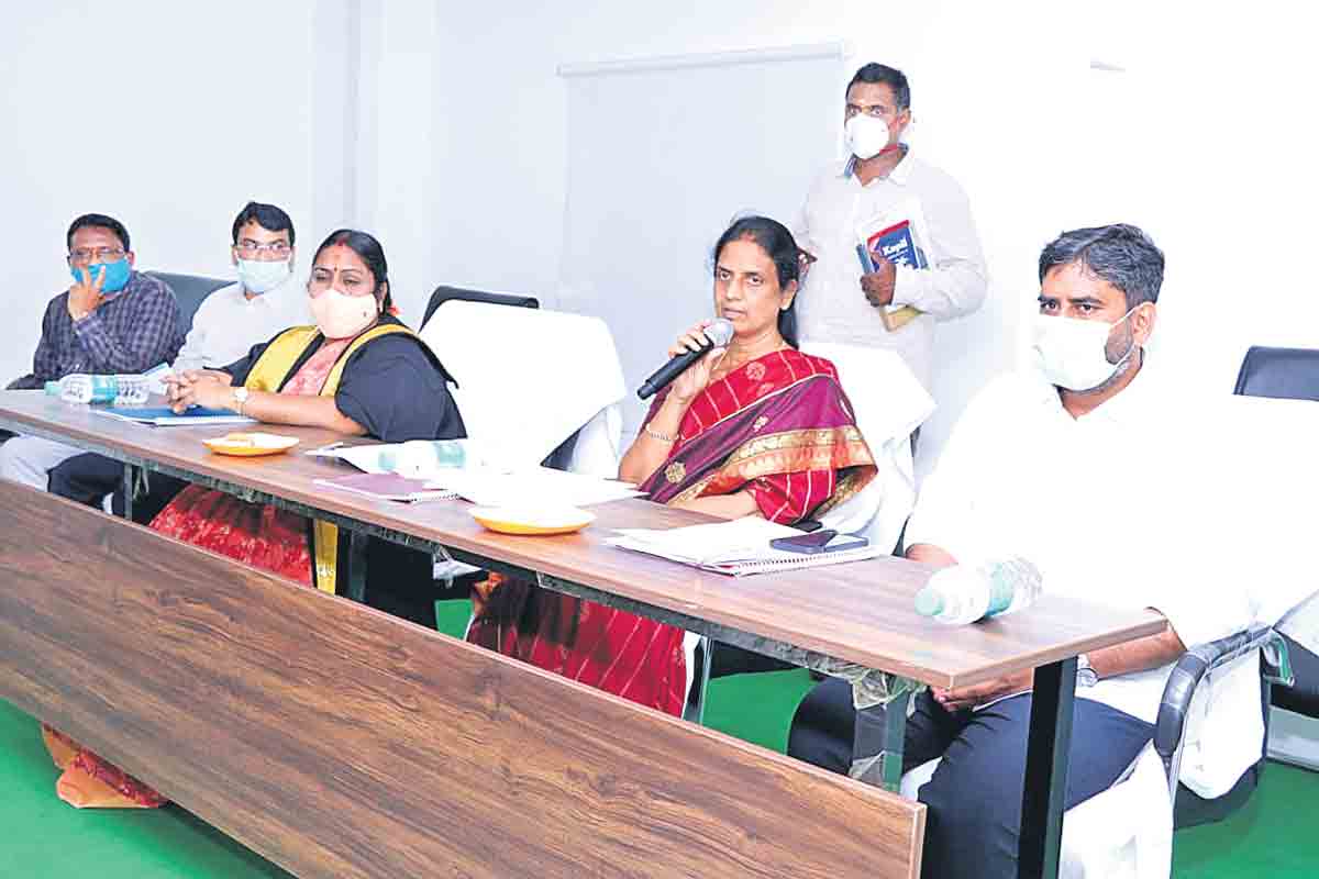 పచ్చదనం, శుభ్రతపై దృష్టి పెట్టండి