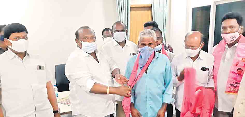 టీఆర్‌ఎస్‌కే ఓటేస్తాం..