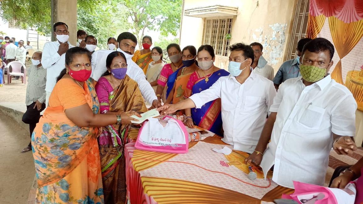 ఆడపడుచులకు కల్యాణలక్ష్మి వరం: ఎమ్మెల్యే పైళ్ల