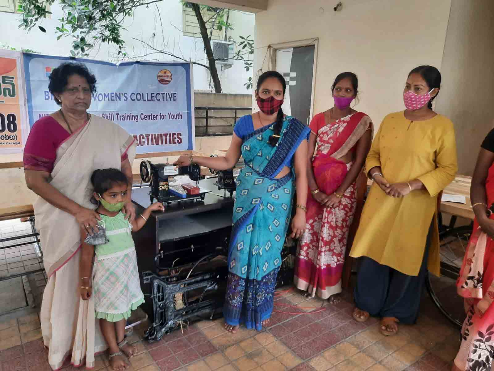 ఒంటరి మహిళలకు భూమిక చేయూత