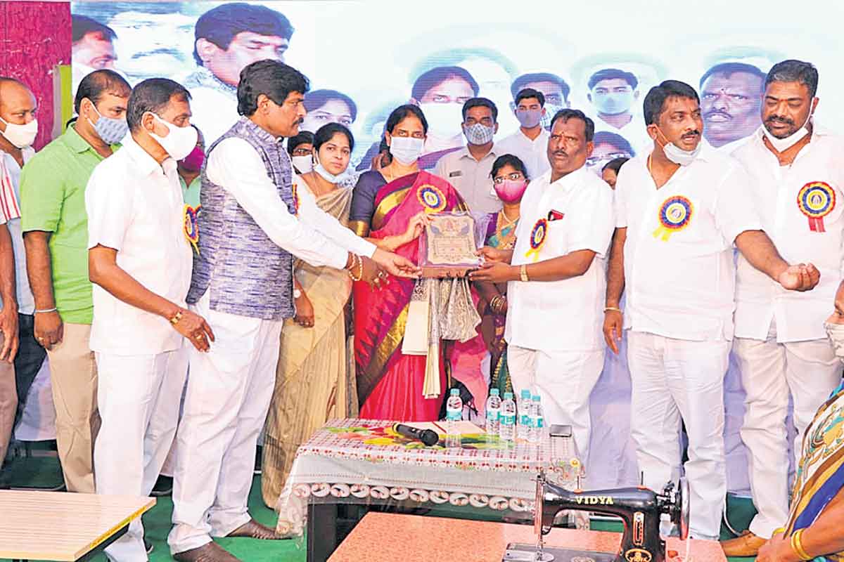 ఆర్యవైశ్యులకు సీఎం కేసీఆర్‌ సముచిత స్థానం