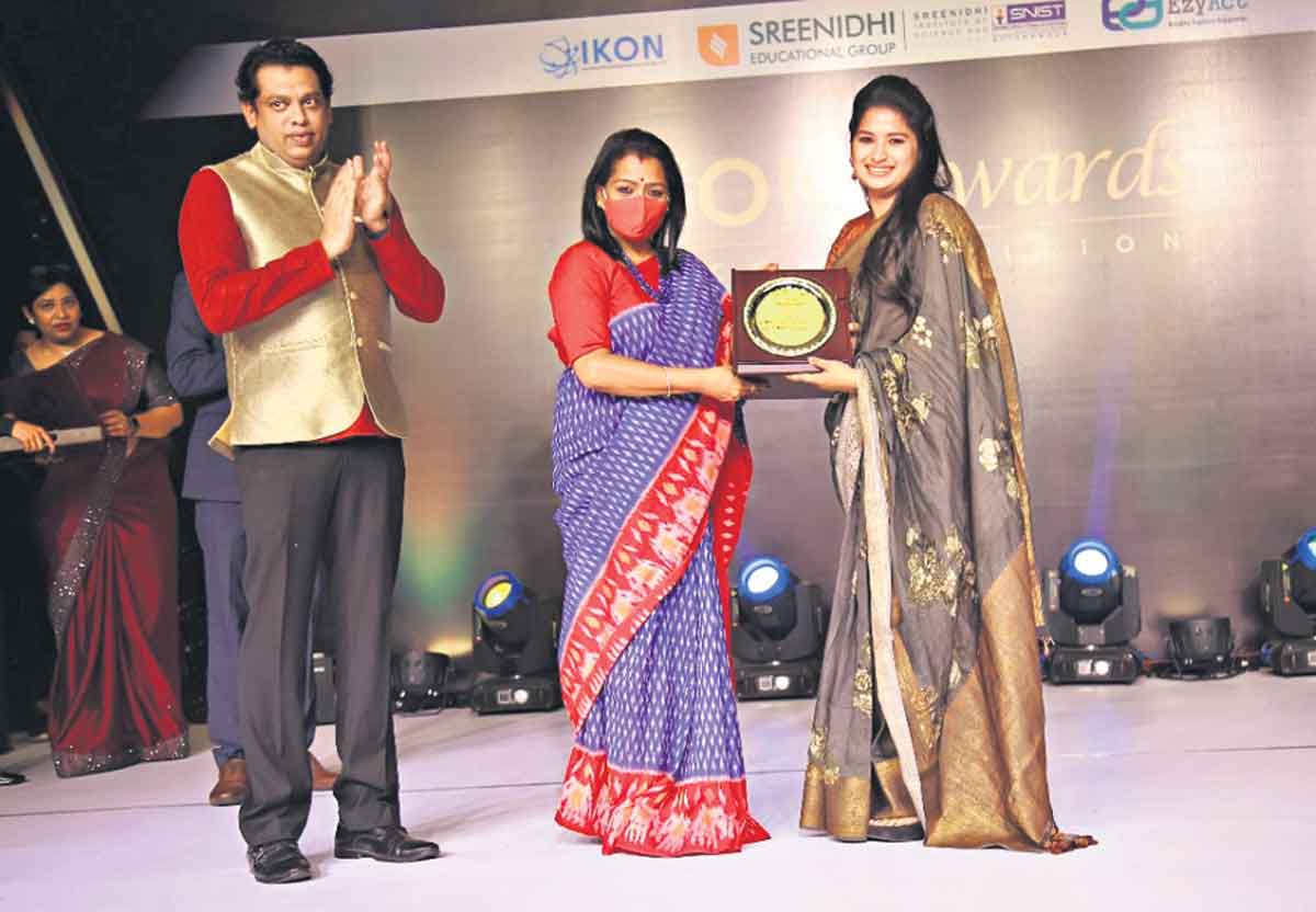 ఐకాన్‌ అవార్డుల ప్రదానం