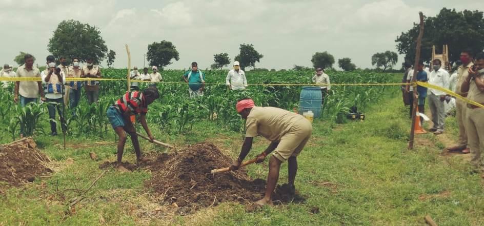 పూడ్చి పెట్టిన శవానికి పోస్టుమార్టం