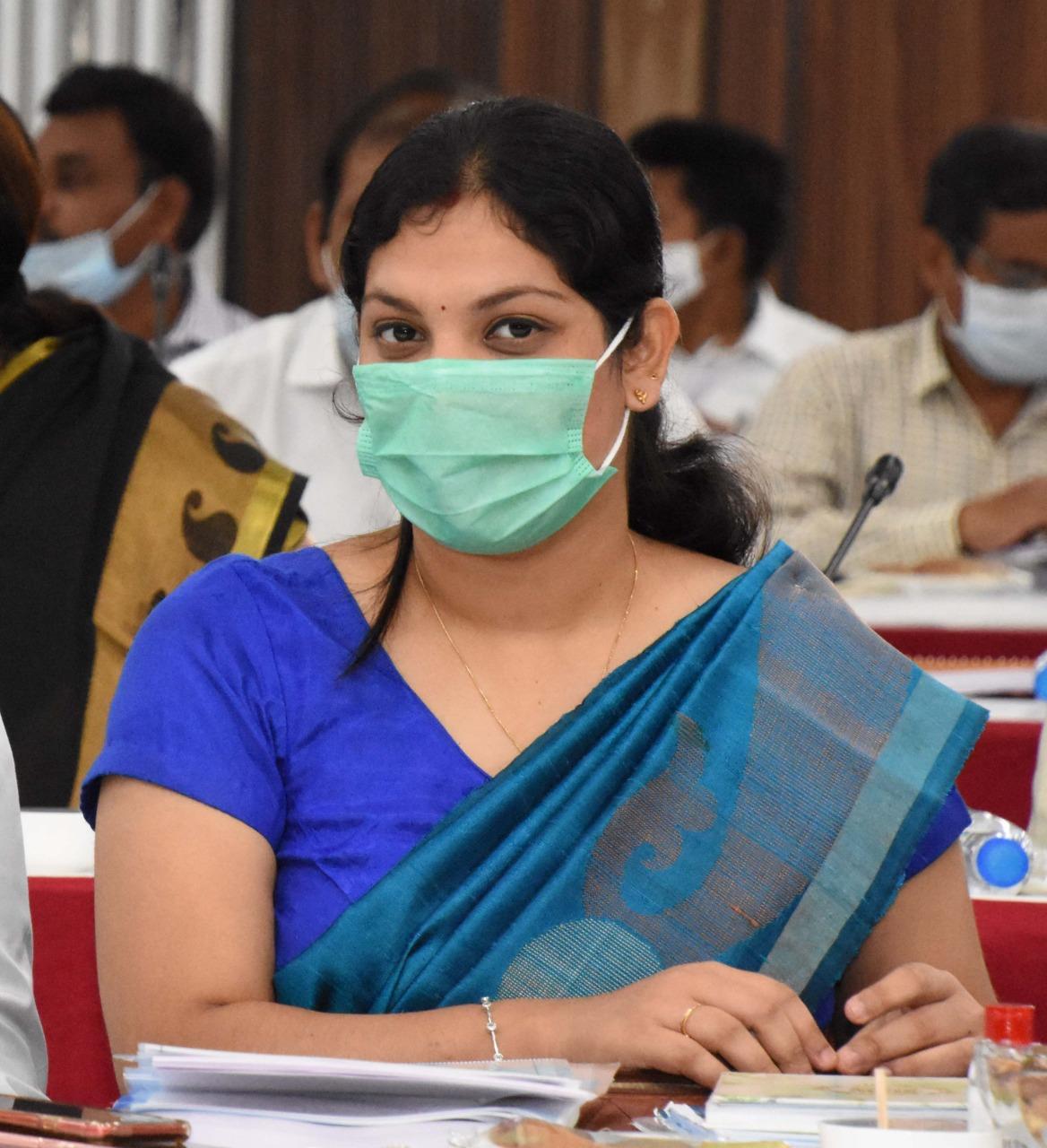 అర్హులు పింఛన్‌కు దరఖాస్తు చేసుకోండి : కలెక్టర్ పమేలా సత్పతి