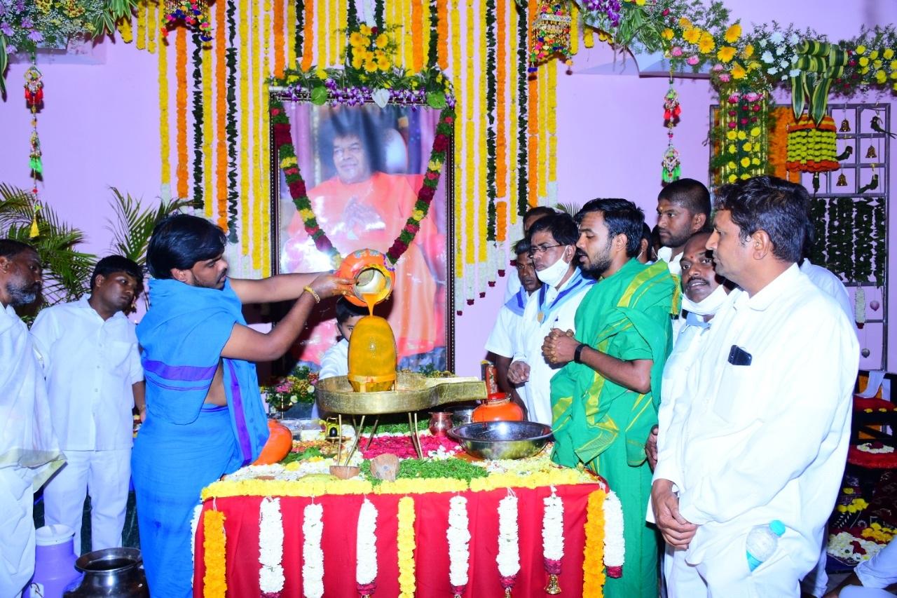 ఘనంగా రుద్రాభిషేకం