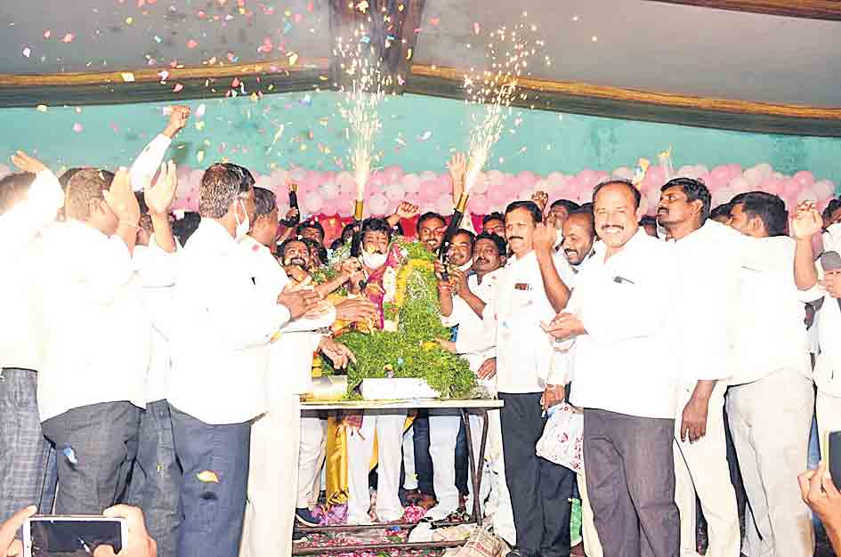 శతమానం భవతి