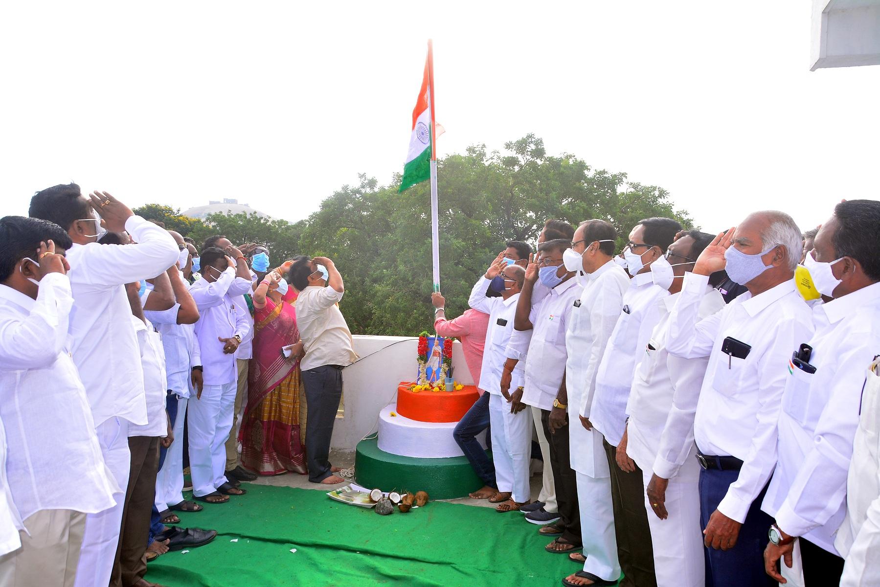 ఘనంగా స్వాతంత్య్ర దినోత్సవ వేడుకలు