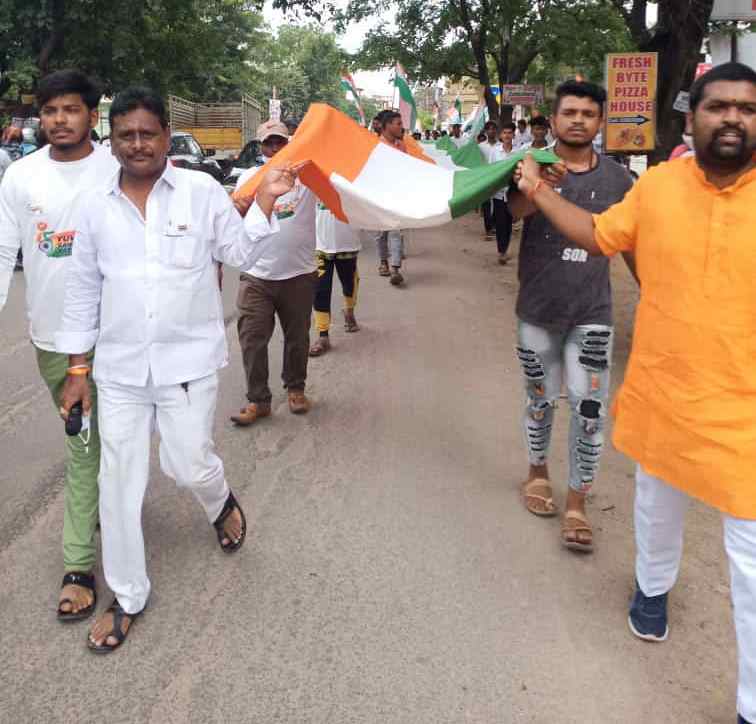 75 మీటర్ల జాతీయ జెండాతో ప్ర‌ద‌ర్శ‌న‌