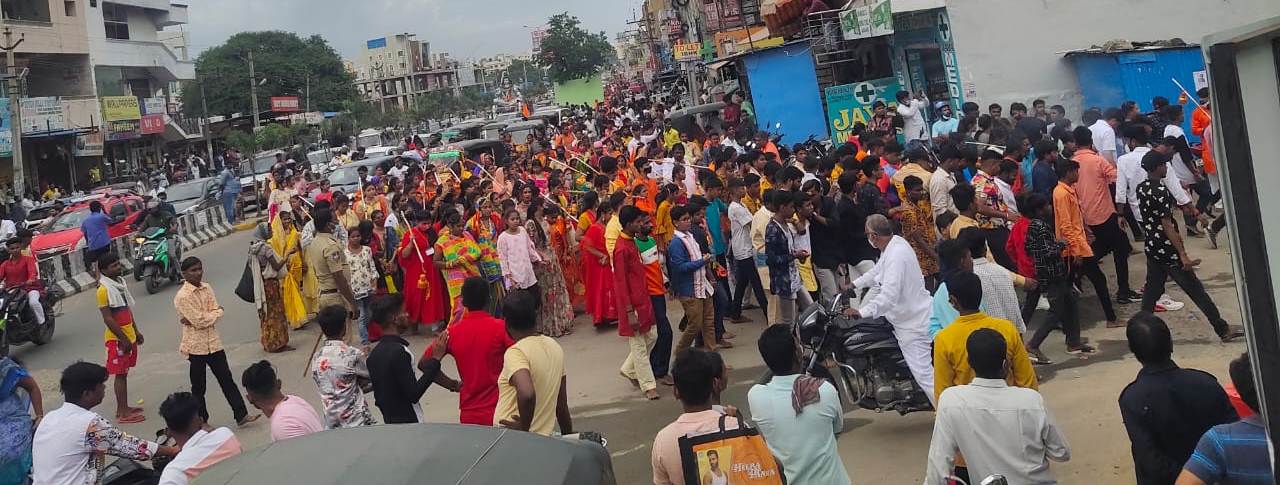 ఆక‌ట్టుకున్న‌శ్రావణమాస కావ‌డి యాత్ర