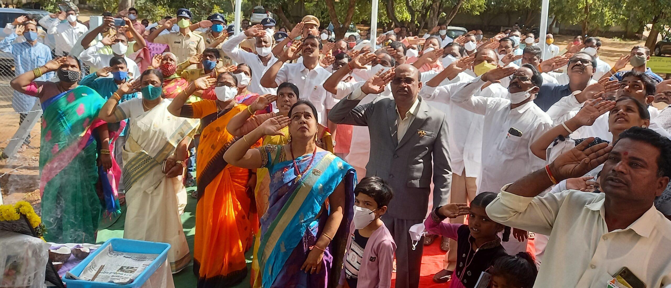 కందుకూరులో ఘ‌నంగా స్వాతంత్ర్య వేడుక‌లు