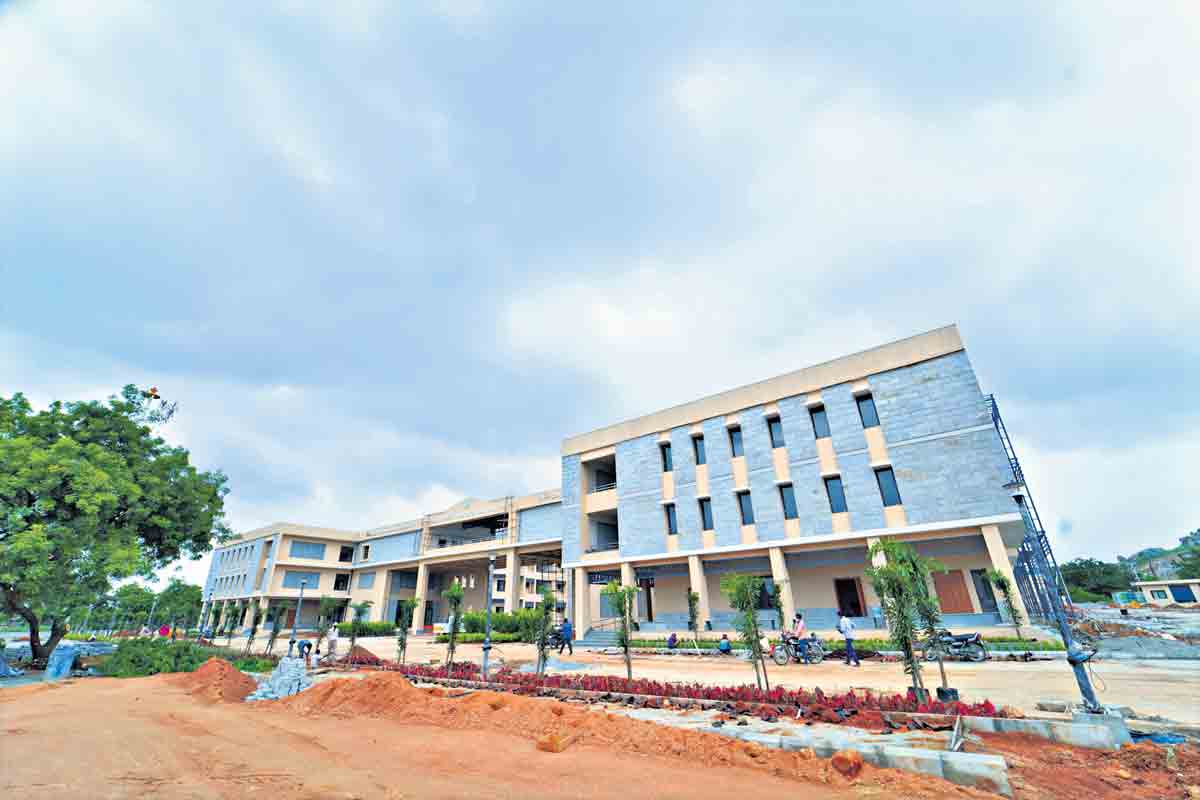 పాలనా సౌలభ్యం కోసం ప్రగతి సౌథం