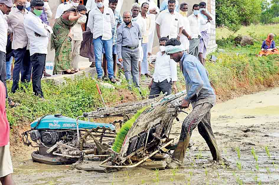 రైతులు ఆధునిక పద్ధతులను పాటించాలి