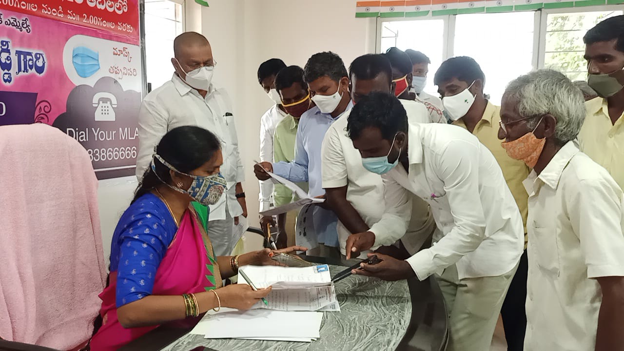 మీ కోసం నేనున్నా: మెదక్ ఎమ్మెల్యే పద్మాదేవేందర్‌రెడ్డి