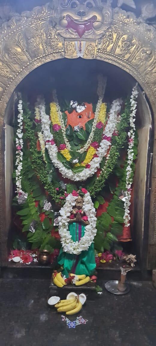 అంజనీపుత్రుడికి ప్రత్యేక పూజలు