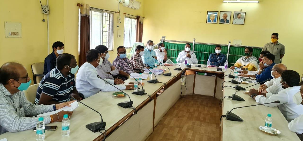 రోడ్డు విస్తరణ పనులకు సహకరించాలి:కలెక్టర్‌ అమోయి కుమార్‌