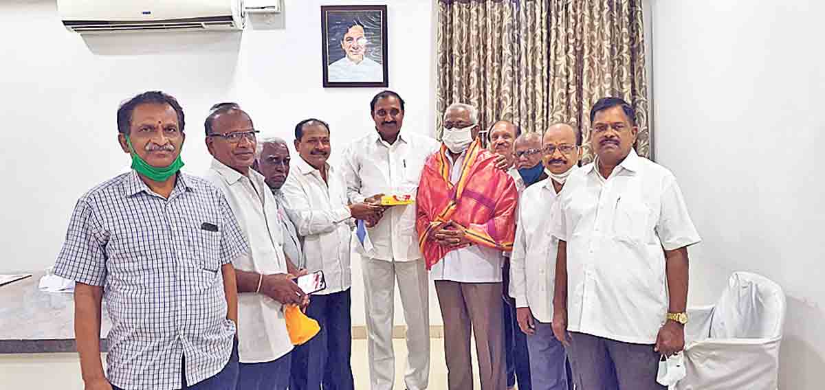 కాలనీల అభివృద్ధికి తోడ్పాటునందిస్తా