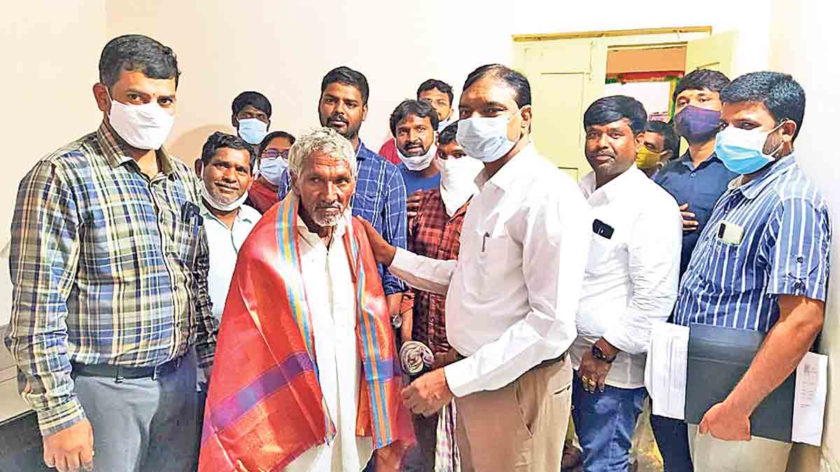 గ్రామాభివృద్ధిపై దృష్టి సారించాలి