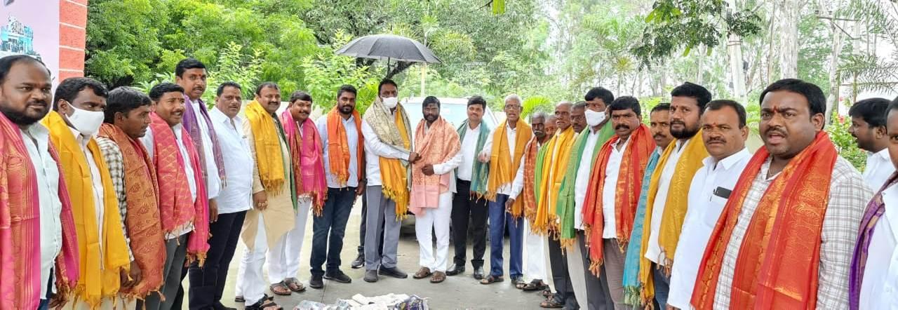 గ్రామస్థాయి నుంచి పార్టీని బలోపేతం చేయాలి: ఎమ్మెల్యే ప్రకాశ్‌ గౌడ్‌