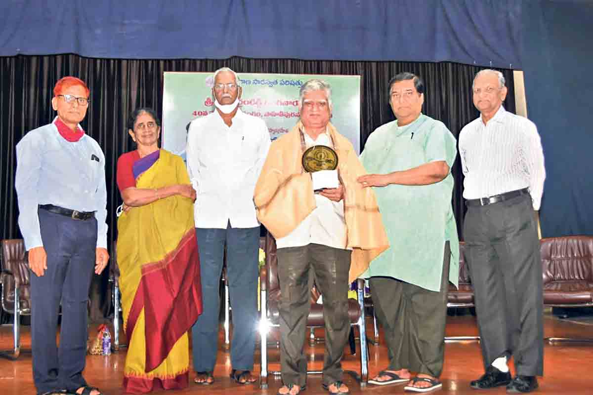 సాహిత్యాల అధ్యయనంలో.. సుధామ కృషి ఎనలేనిది