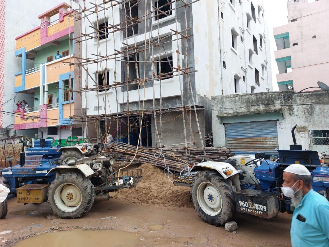 మార్తాండనగర్‌లో అక్రమ నిర్మాణాల కూల్చివేత