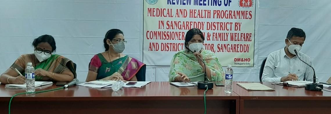 మొదటి గంటలోనే తల్లి పాలు పట్టాలి