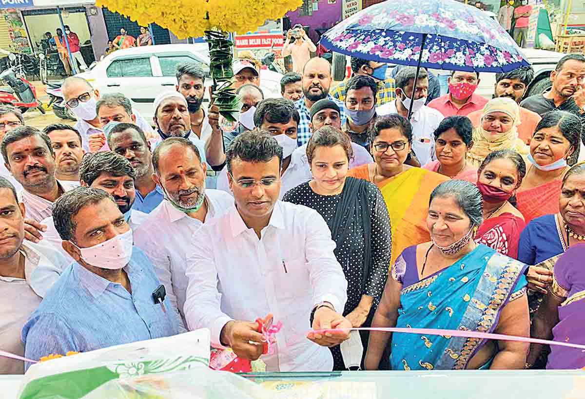 మహిళల కోసం అన్ని వసతులు