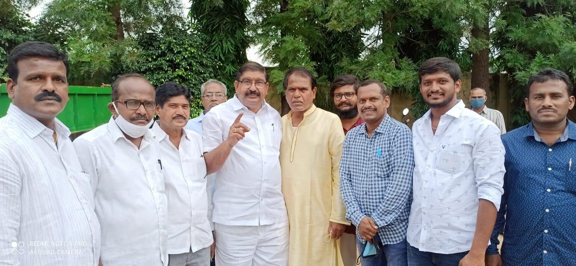 ఉపాధ్యాయులకు 30శాతం ఫిట్మెంట్ ఇచ్చింది కేసీఆర్ సర్కారే : ఎమ్మెల్సీ కూర రఘోత్తంరెడ్డి