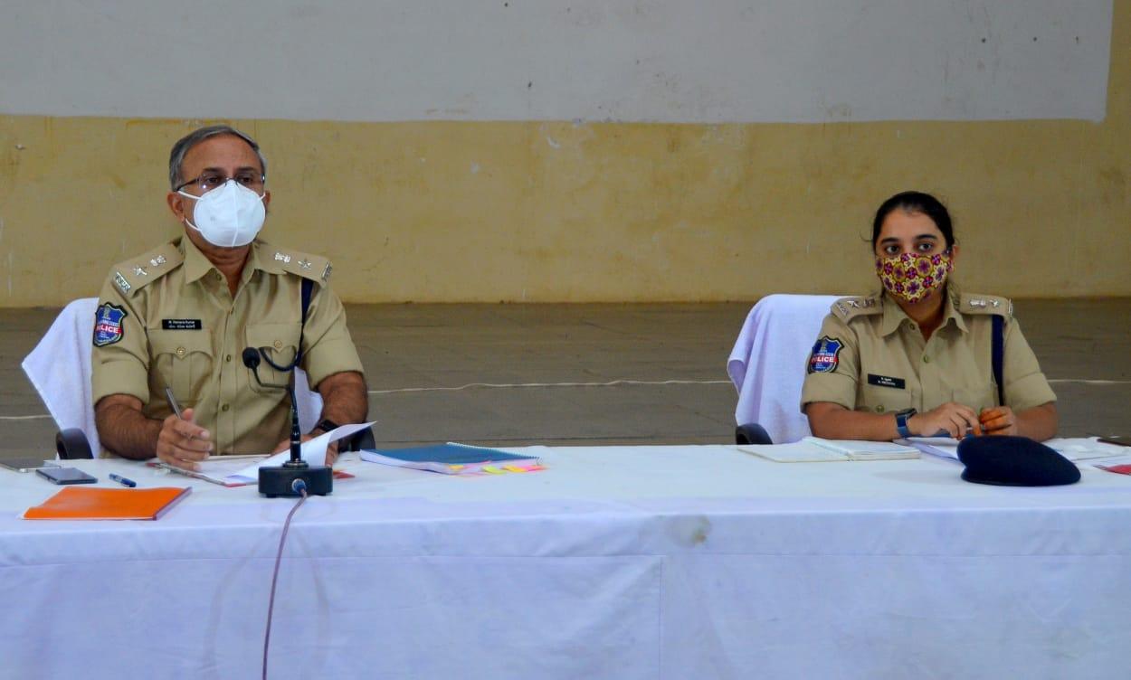 గంజాయి విక్రయిస్తే కఠిన చర్యలు.. ఎవ్వరినీ ఉపేక్షించం: పోలీసులు