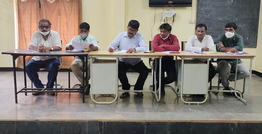 బాధ్యతగా మొక్కలను సంరక్షించాలి