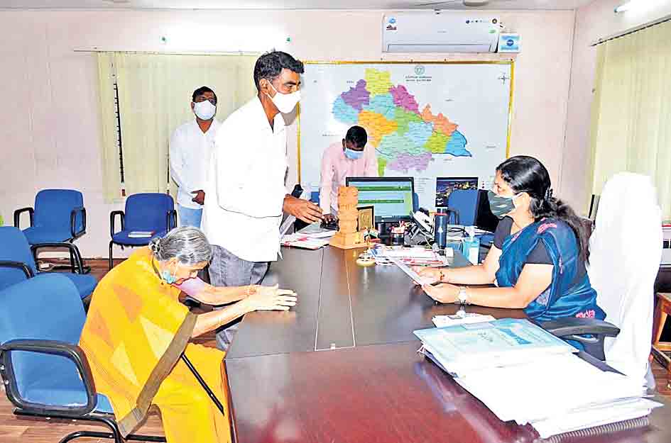 నాటిన ప్రతి మొక్కకు జియో ట్యాగింగ్‌ చేయాలి