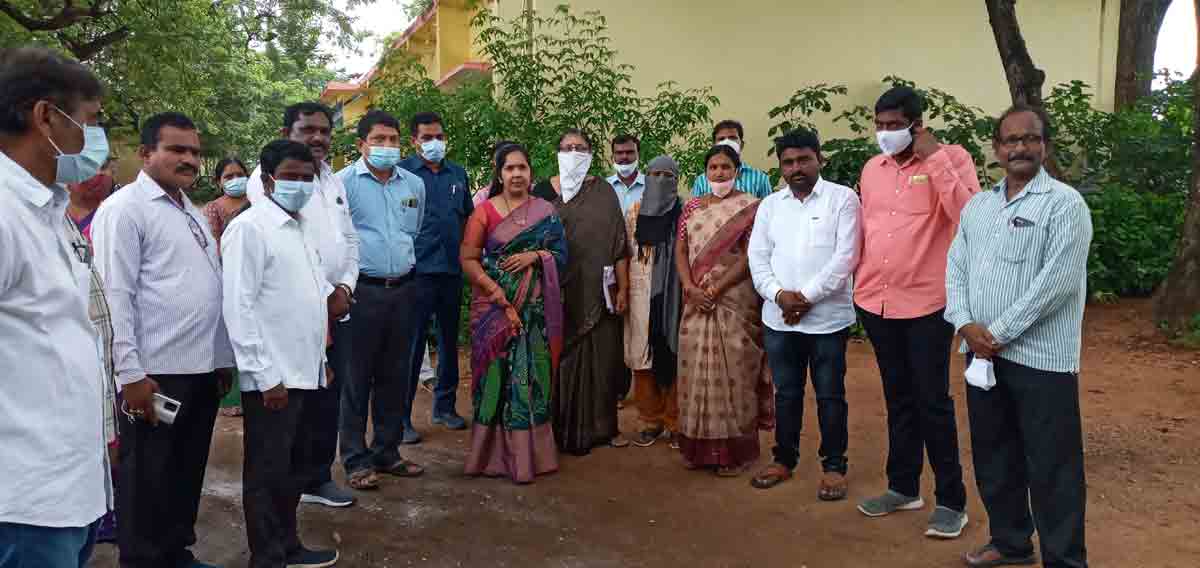 ప్రత్యక్ష బోధనకు బడులను సిద్ధం చేయాలి