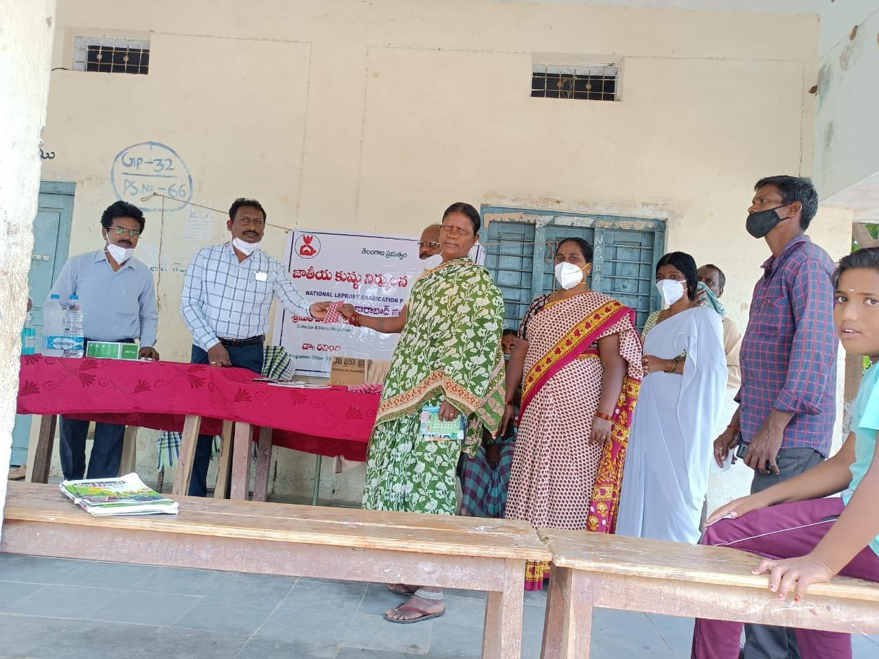 లక్షణాలు ఉన్నవారు పరీక్షలు చేయించుకోవాలి