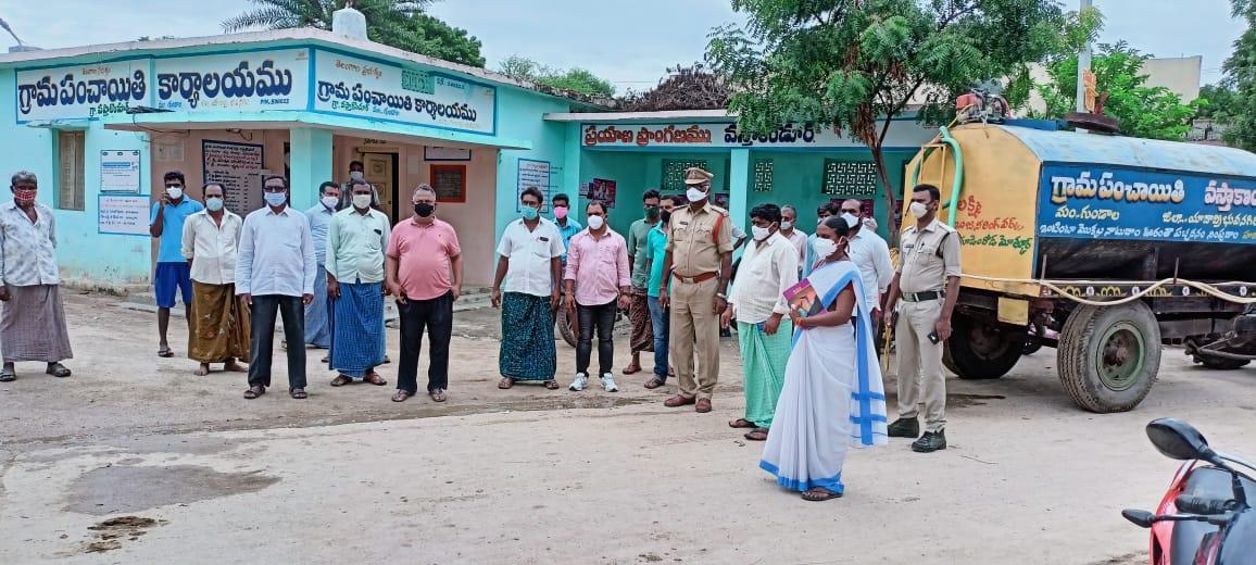 గుండాల: వస్తాకొండూర్‌లో లాక్‌డౌన్