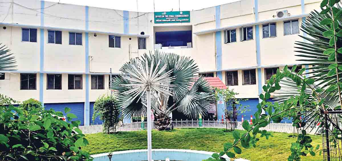 ఇంటింటికీ కరోనా టీకా..