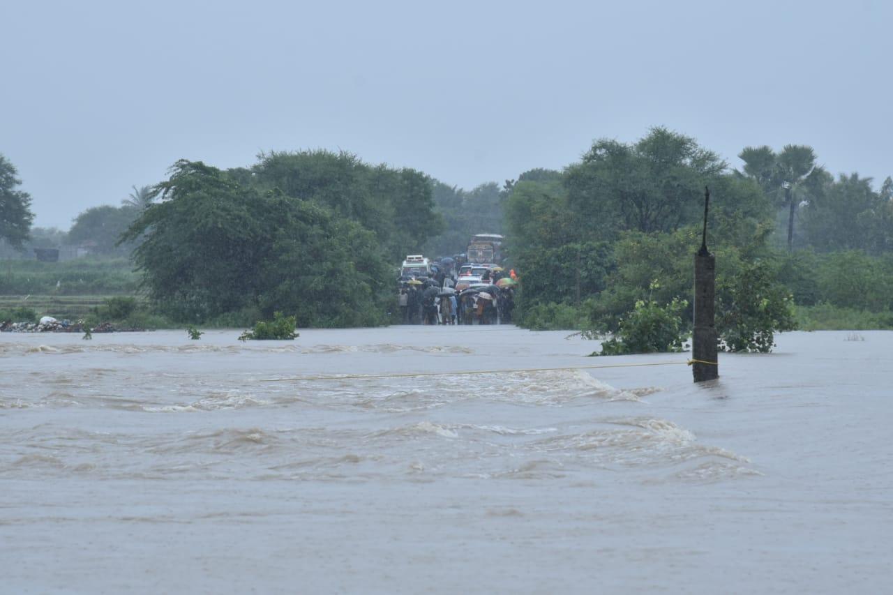 నీటితో చెలగాటం వద్దు