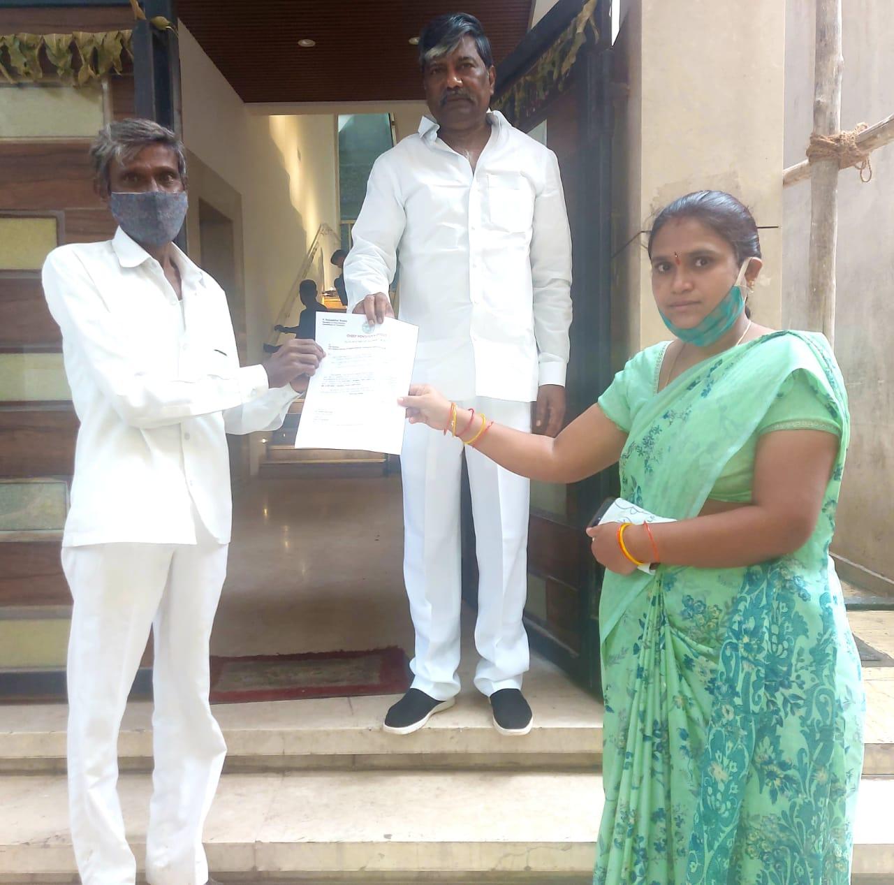 ముఖ్యమంత్రి సహాయనిధి అందజేత