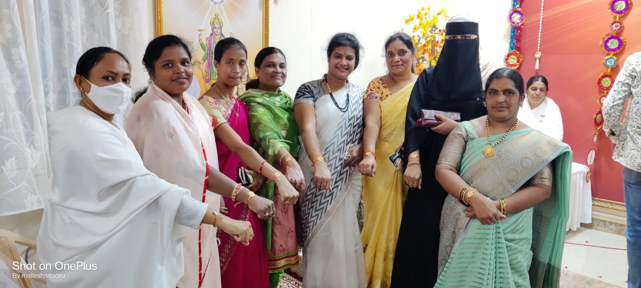 ఓంశాంతి భవన్‌లో రక్షాబంధన్‌ వేడుకలు