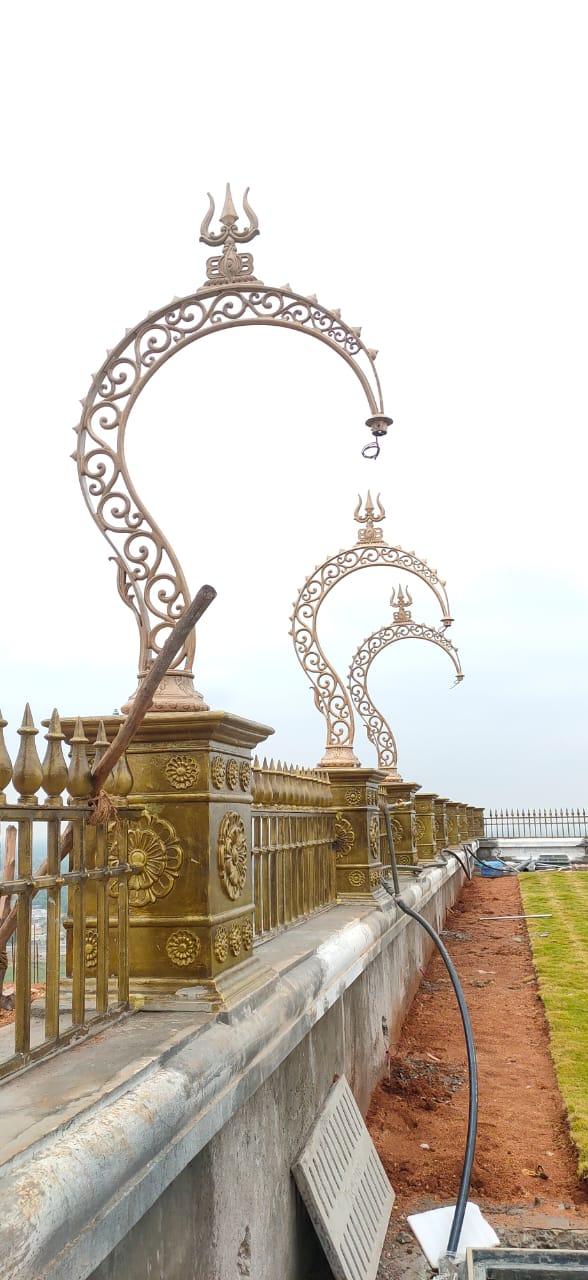 యాదాద్రి: శివాలయం ప్రహరీకి విద్యుద్దీపాలు