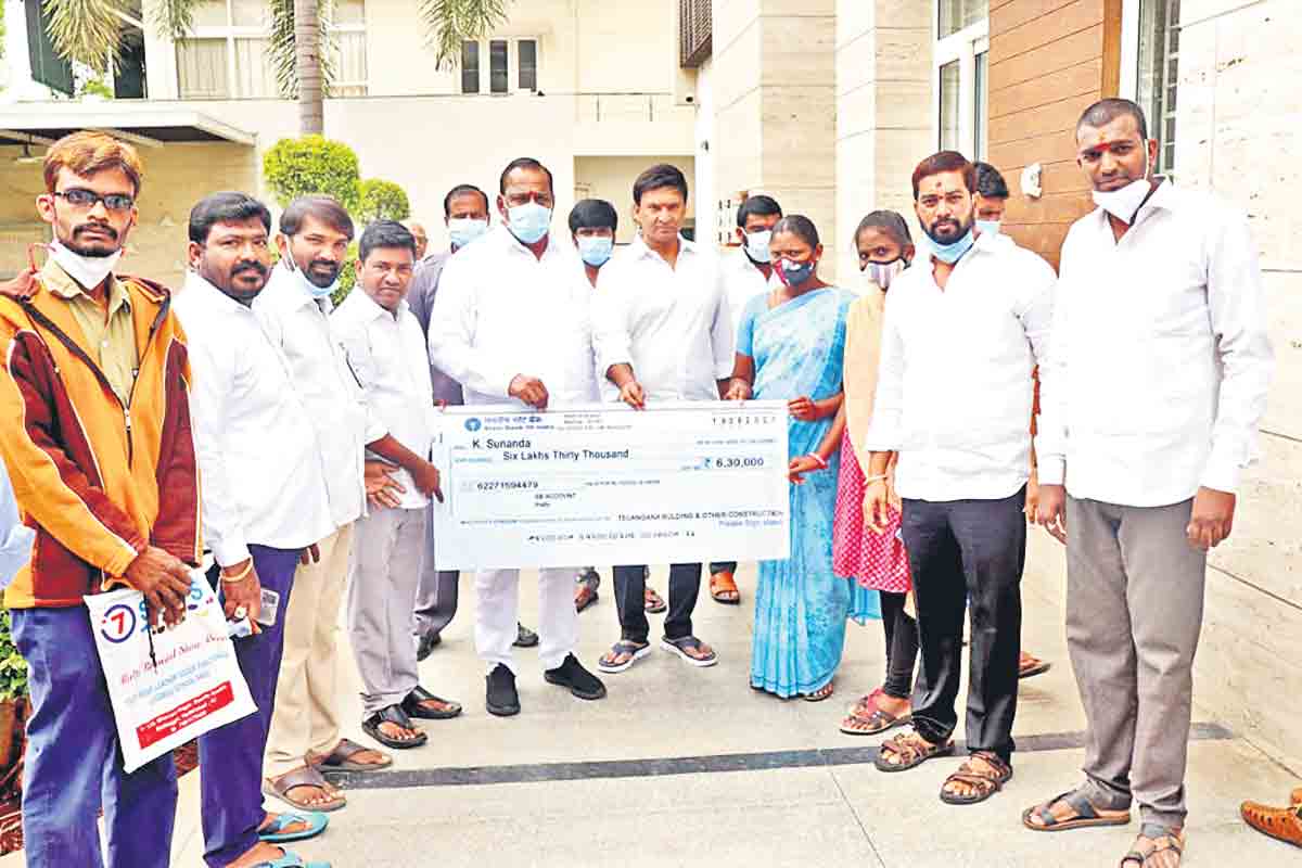 కార్మికులకు అండగా తెలంగాణ ప్రభుత్వం