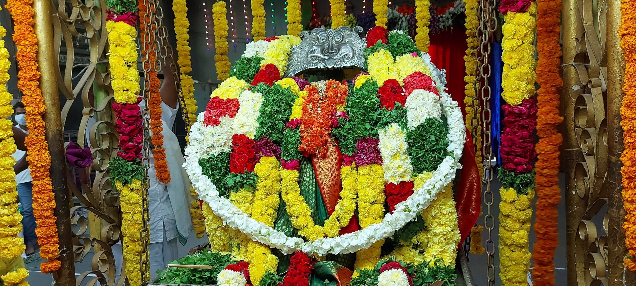 యాదాద్రి: ఆండాళ్ అమ్మవారికి ఊంజల్‌సేవ