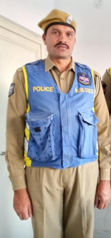 ఇద్దరు హోంగార్డుల‌కు ఉత్కృష్ణ సేవా పురుస్కారం