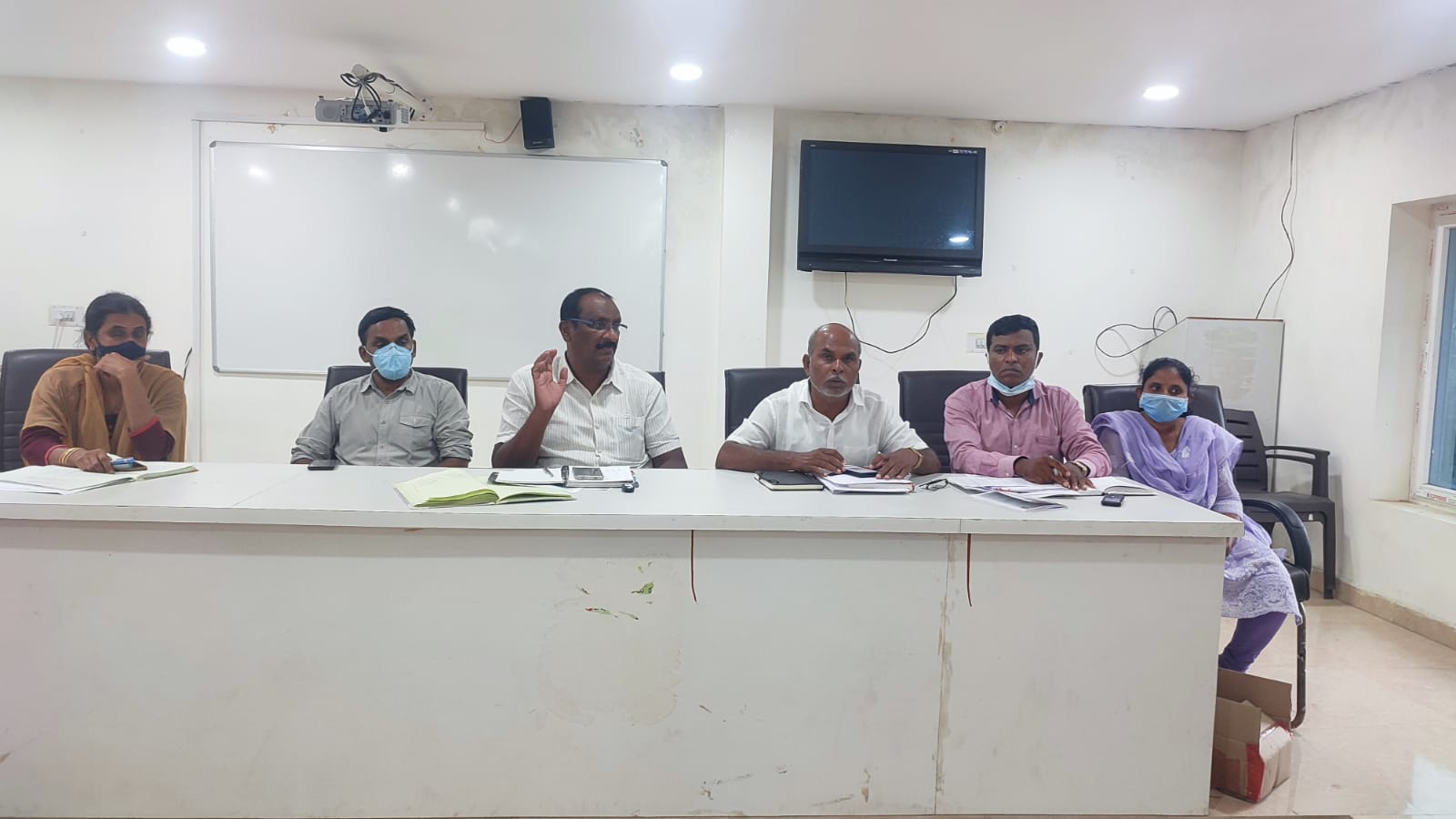 ప్రజలకు అందుబాటులో ఉండాలి.. డీపీవో శ్రీనివాస్ రెడ్డి