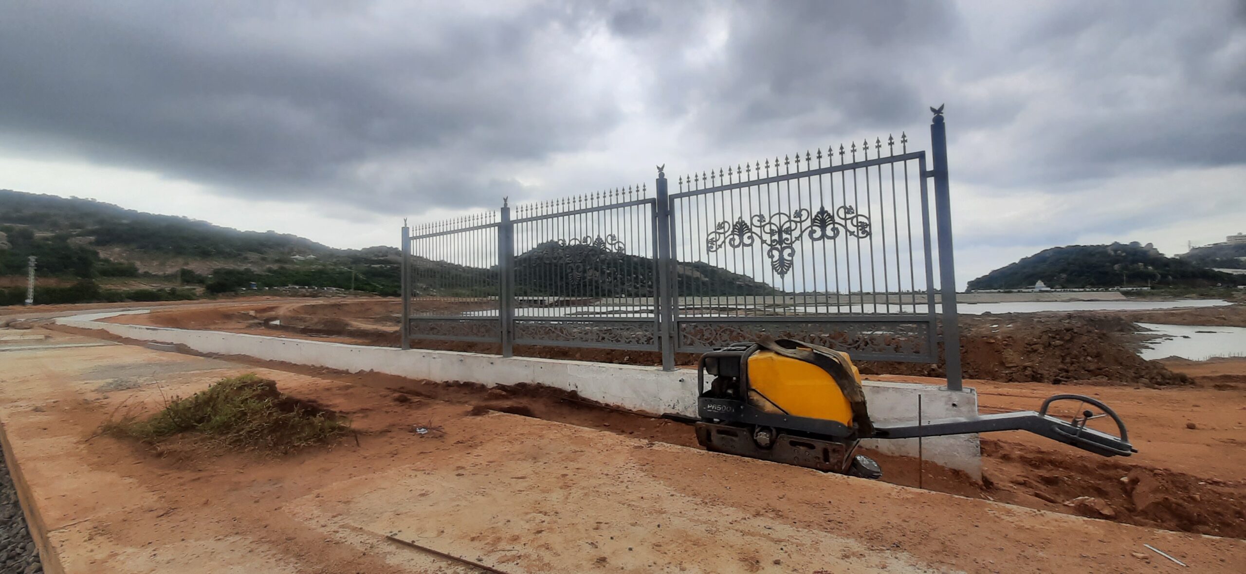 యాదగిరిగుట్టలో భక్తులకు సకల వసతులు