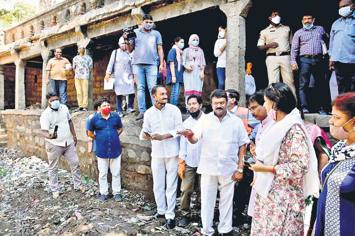 చరిత్రాత్మక బావులను పరిరక్షిస్తాం